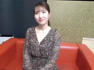 清纯甜美肉感身材大奶妹子激情啪啪，翘起屁股后入撞击，奶子晃动男的搞几下软了，掰穴特写跳蛋振动自慰